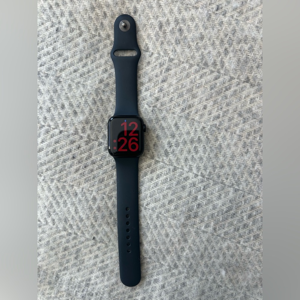 Apple Watch SE GPS + Cellular 40mm Midnight Aluminium Case with Sport Band - M/L